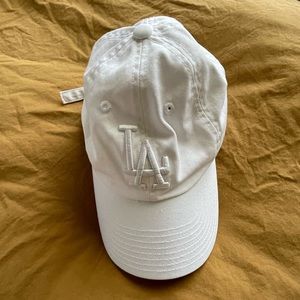 White LA hat